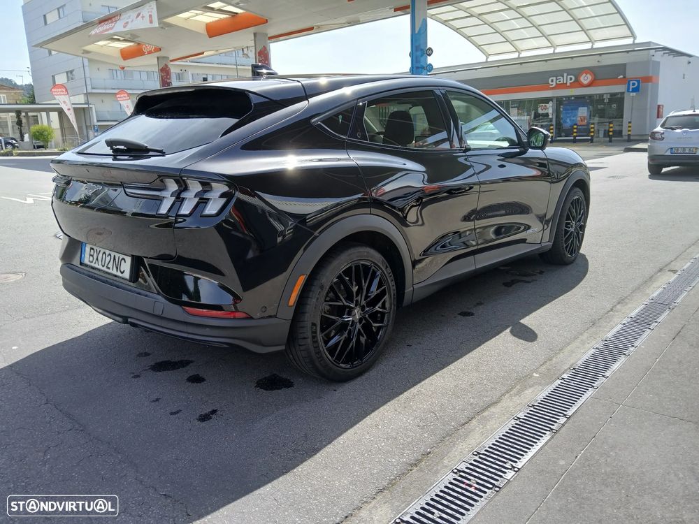 Ford Mustang Mach-E 75.7 kWh Premium AWD - 2