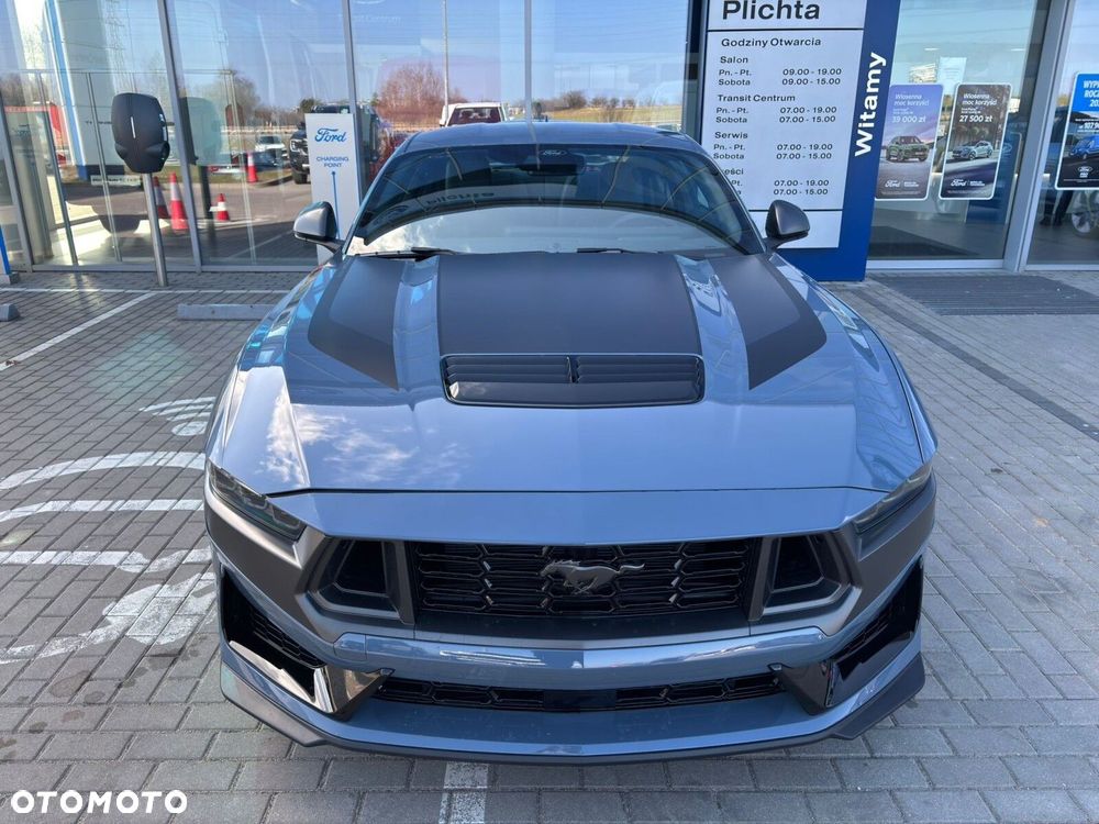 Ford Mustang - 4
