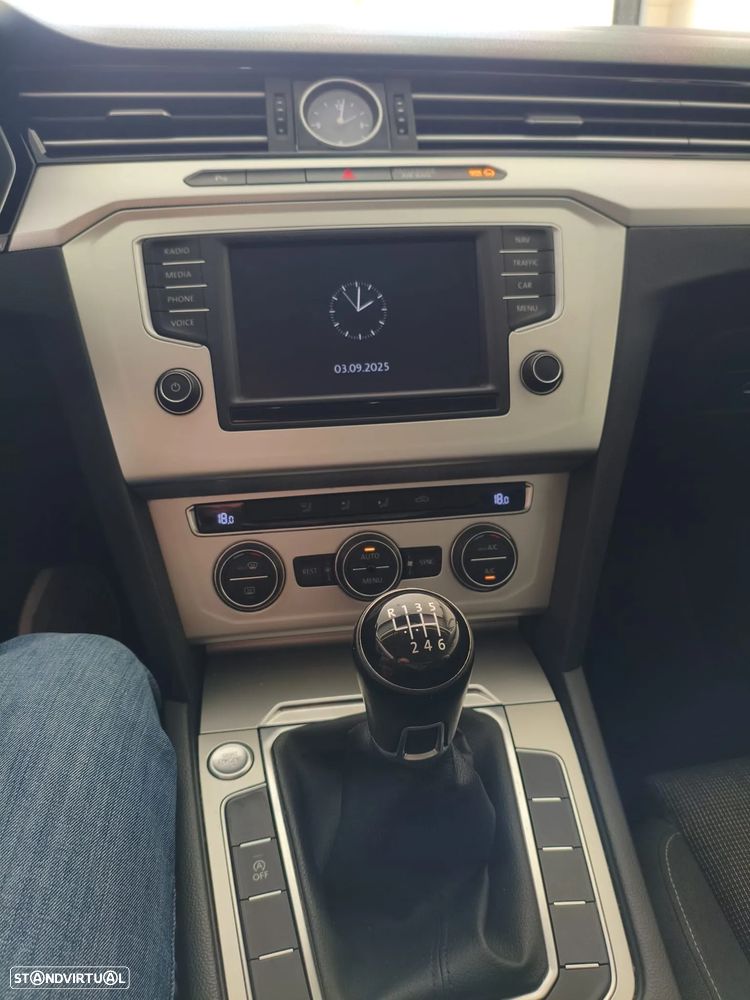 VW Passat 1.6 TDI BlueMotion - 10