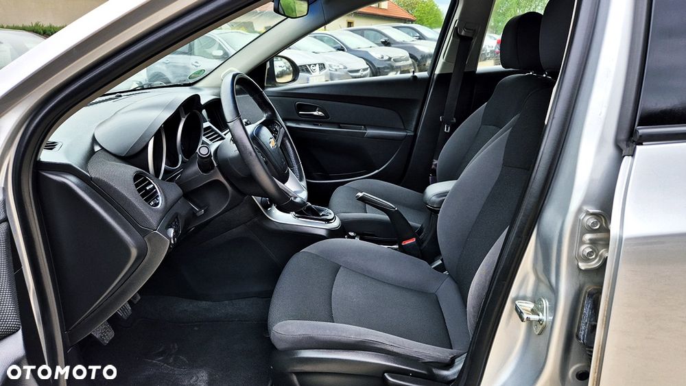 Chevrolet Cruze 1.6 - 29