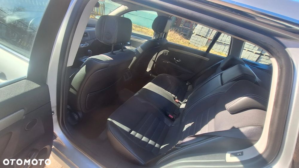 Renault Laguna dCi 110 FAP Paris Business - 14