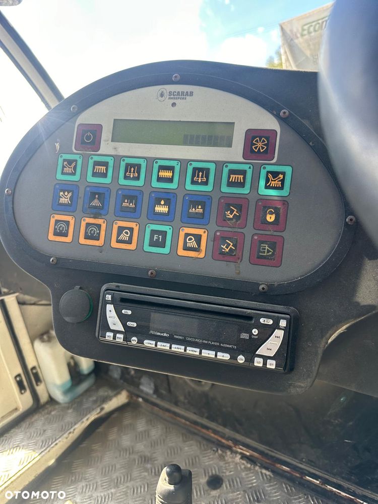 Inny Zamiatarka uliczna Myjka Odkurzacz Pojazd Komunalny 4x2 Scarab Sweepers - 15