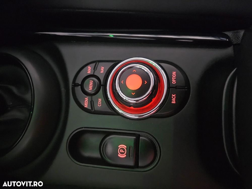 Mini Clubman Cooper D AT - 25