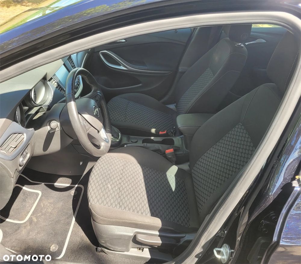Opel Astra 1.4 T Dynamic S&S - 12