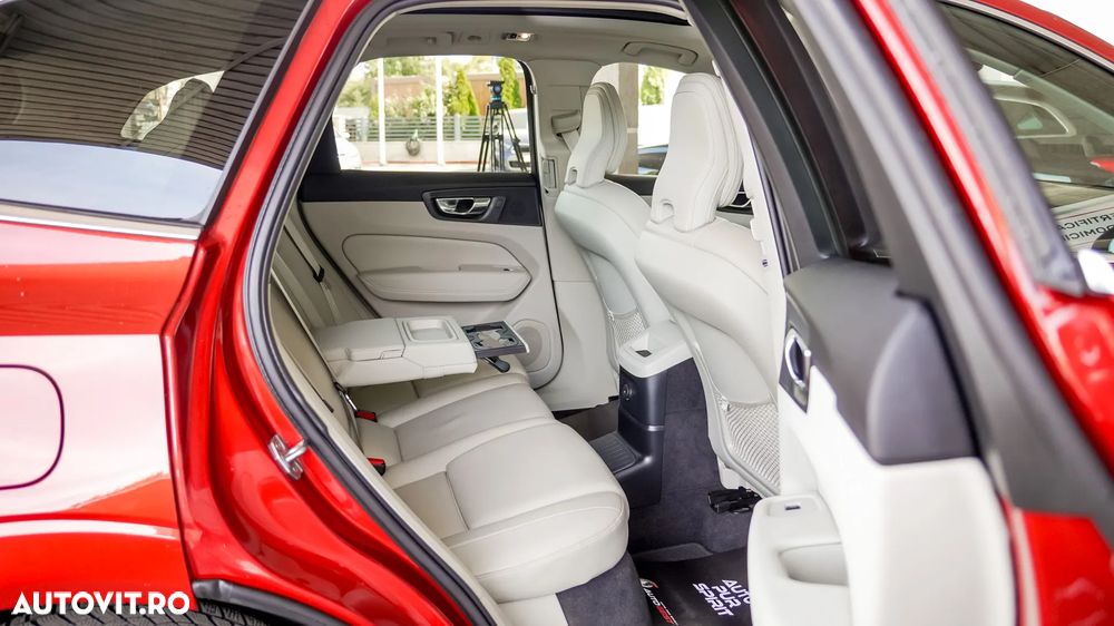 Volvo XC 60 Recharge T6 Twin Engine eAWD Inscription Expression - 30