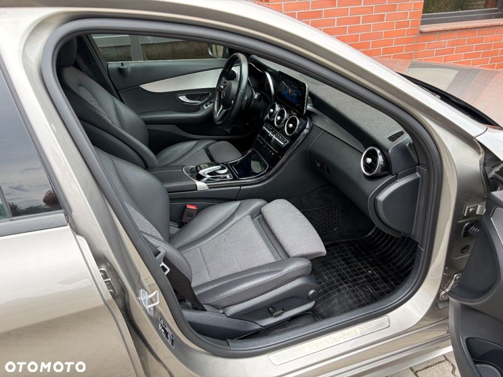 Mercedes-Benz Klasa C 220 d 9G-TRONIC Exclusive - 16