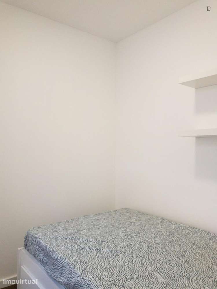 Estúdio - localizado em Montes Claros Coimbra - Grande imagem: 3/7