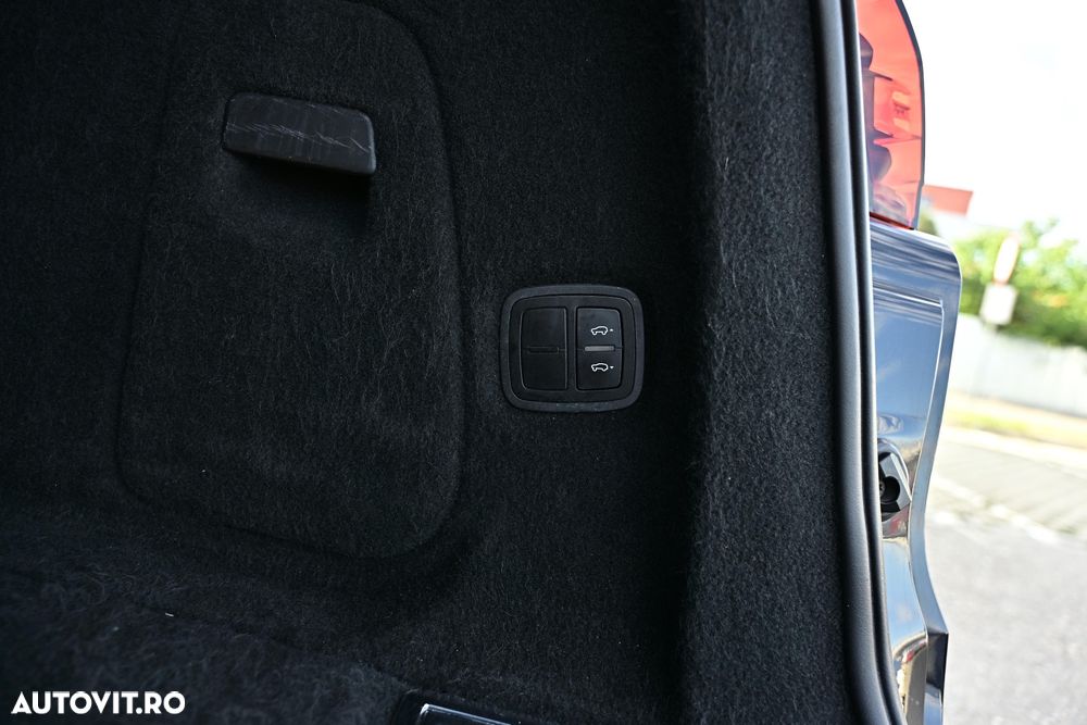 Porsche Cayenne 3.0 L - 23
