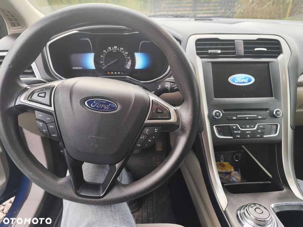 Ford Fusion - 9