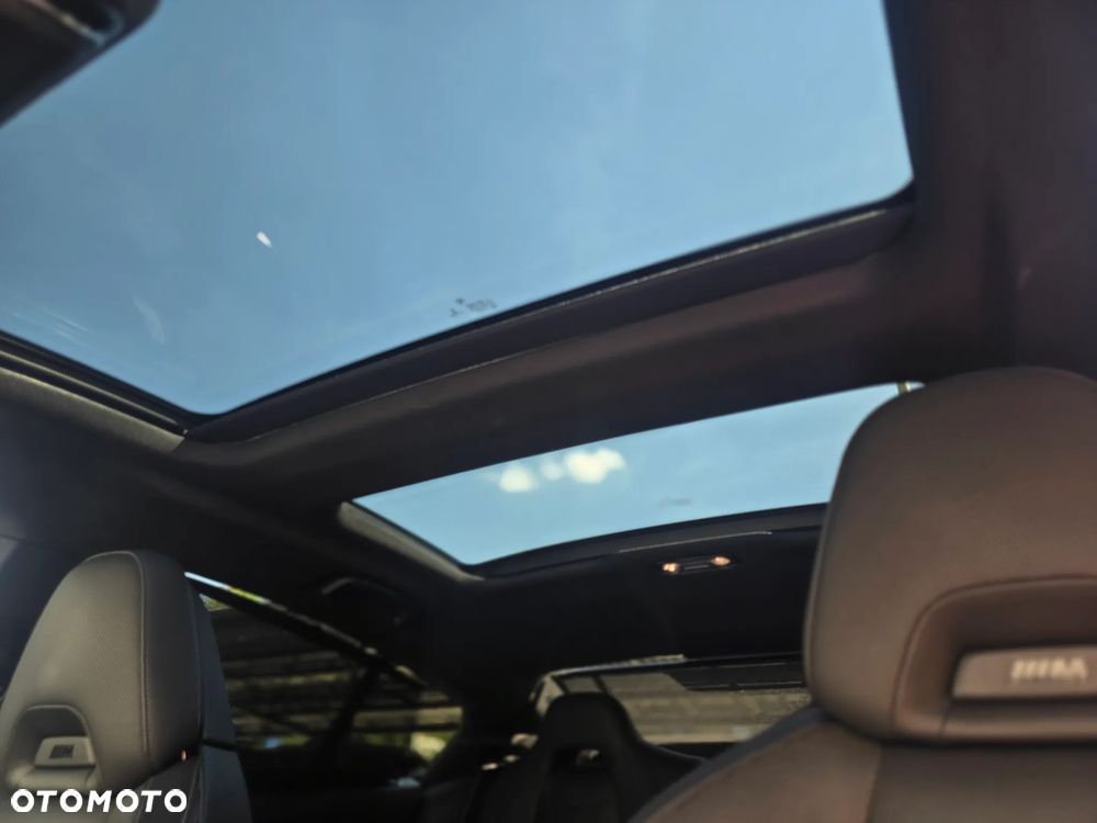BMW Seria 8 - 32