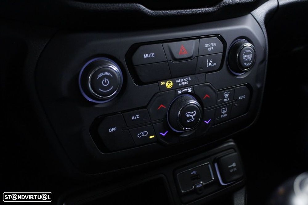 Jeep Renegade 1.0 T Limited - 31