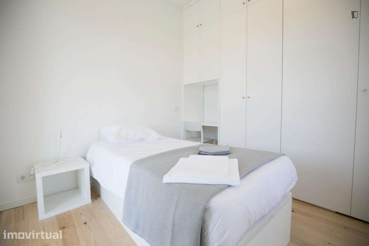 Quarto - localizado em Carcavelos Lisbon - Grande imagem: 2/29