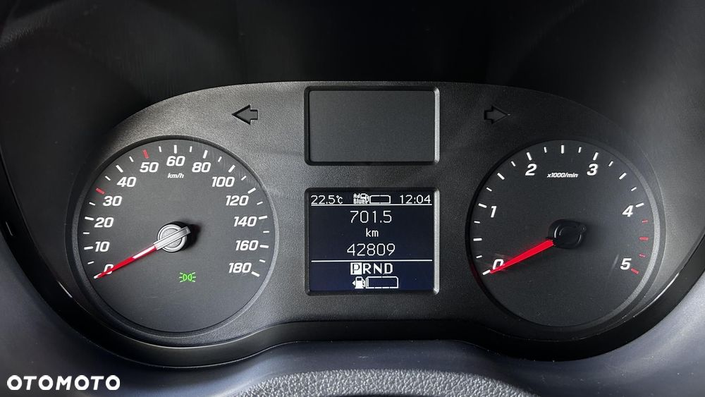 Mercedes-Benz Sprinter - 15