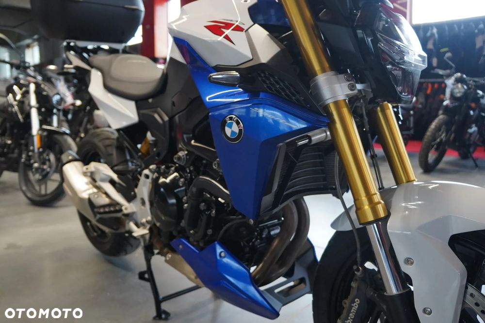 BMW F - 15