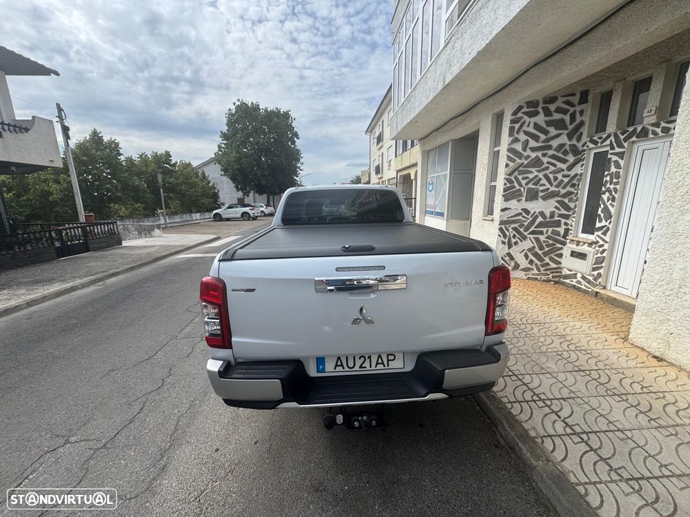 Mitsubishi L200 2.3 DI-D Space Cab Invite Strakar Look 4WD - 23
