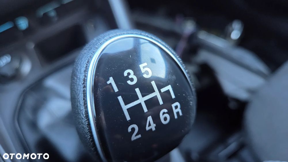 Ford Transit Courier - 21