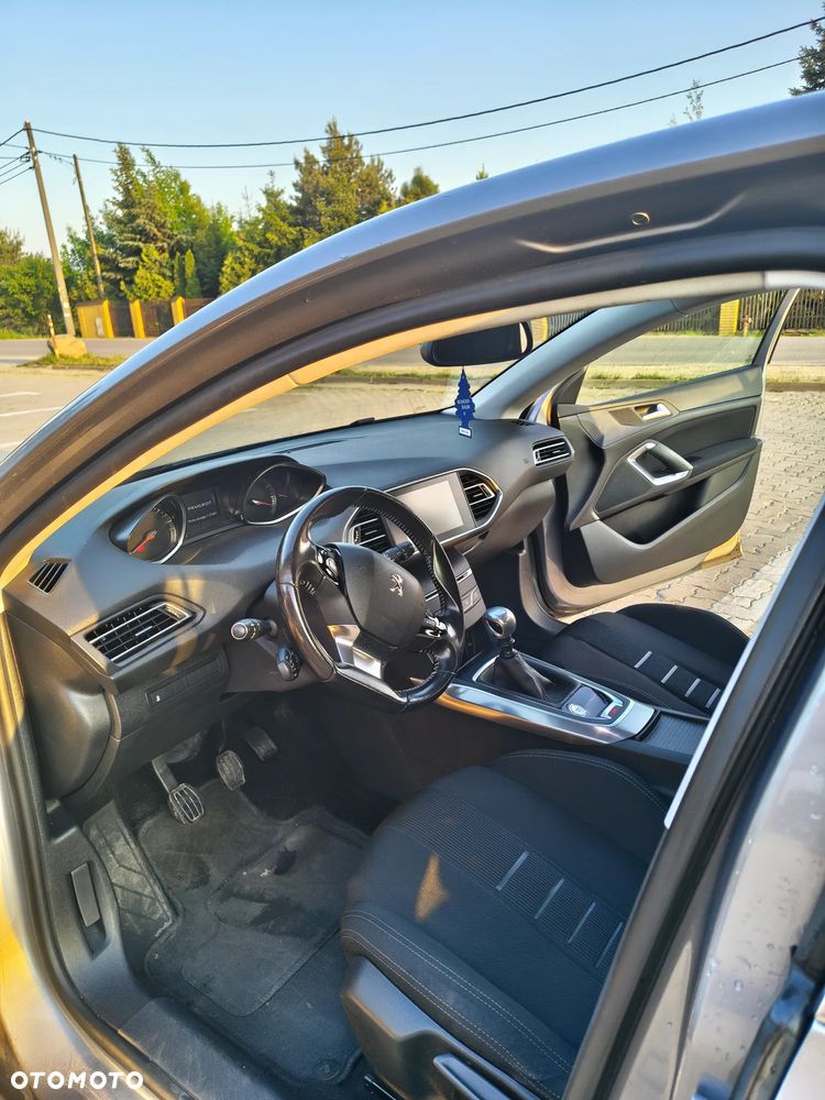 Peugeot 308 125 THP Allure - 14