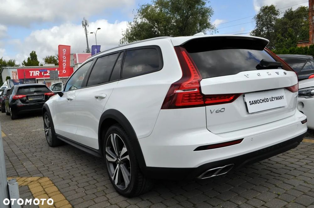 Volvo V60 Cross Country Pro T5 AWD - 12