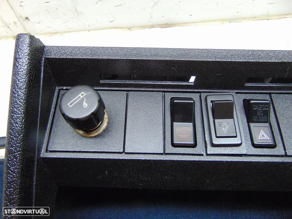 Volvo 244 consola frontal/Chapeleira - 5