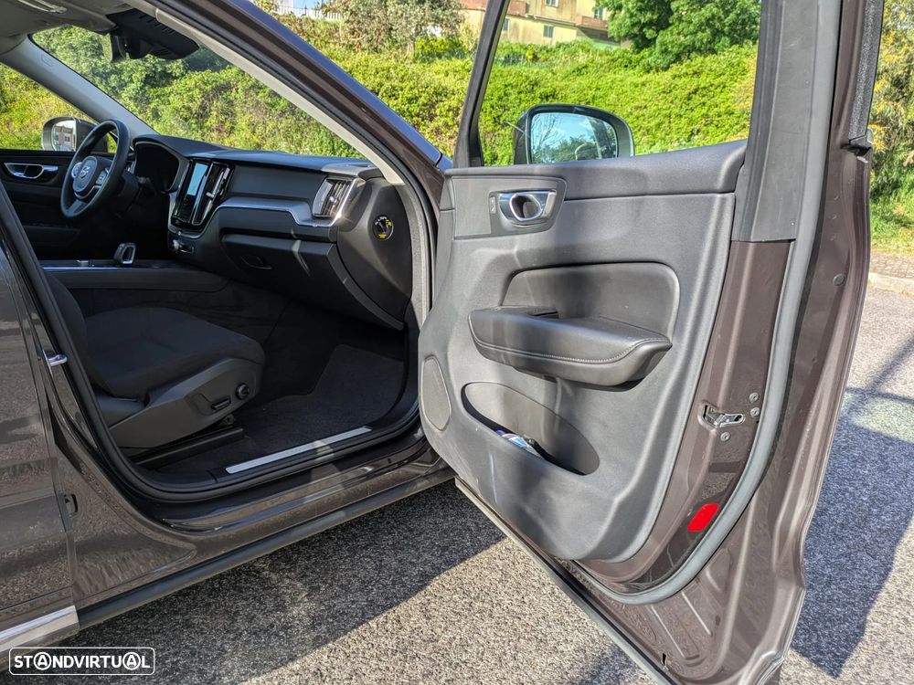 Volvo XC 60 2.0 T6 PHEV Inscription AWD - 29