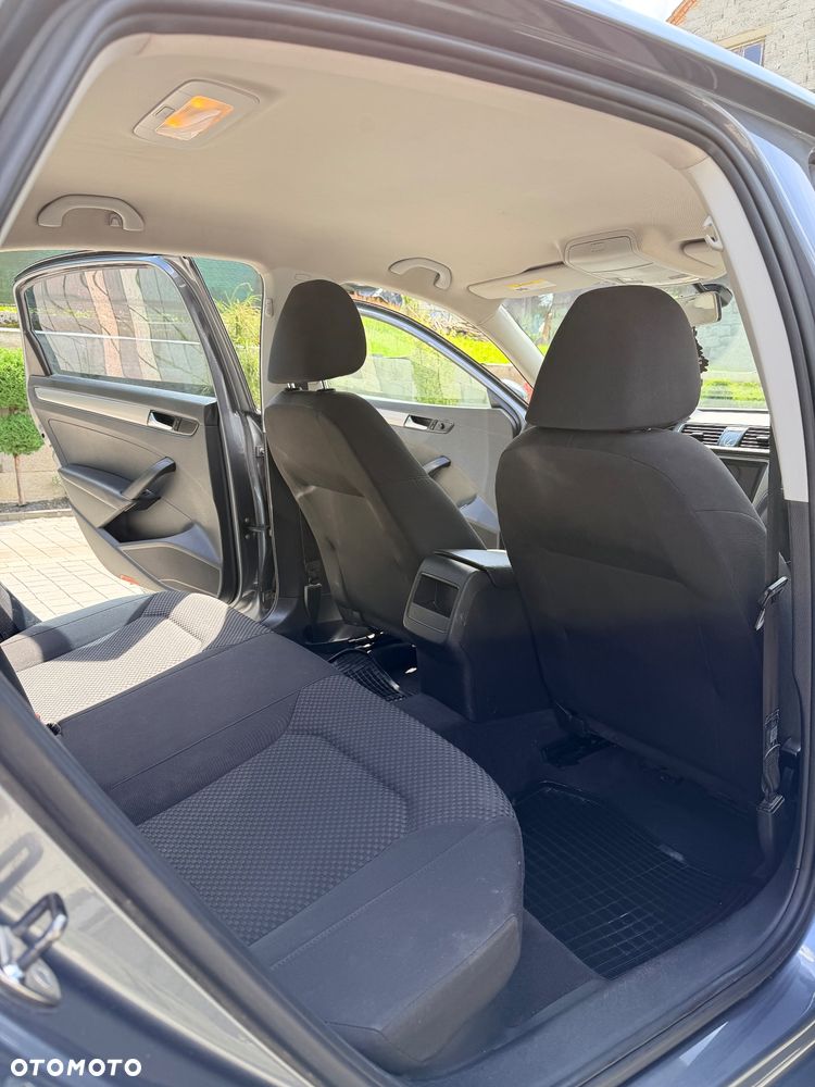 Volkswagen Passat - 10