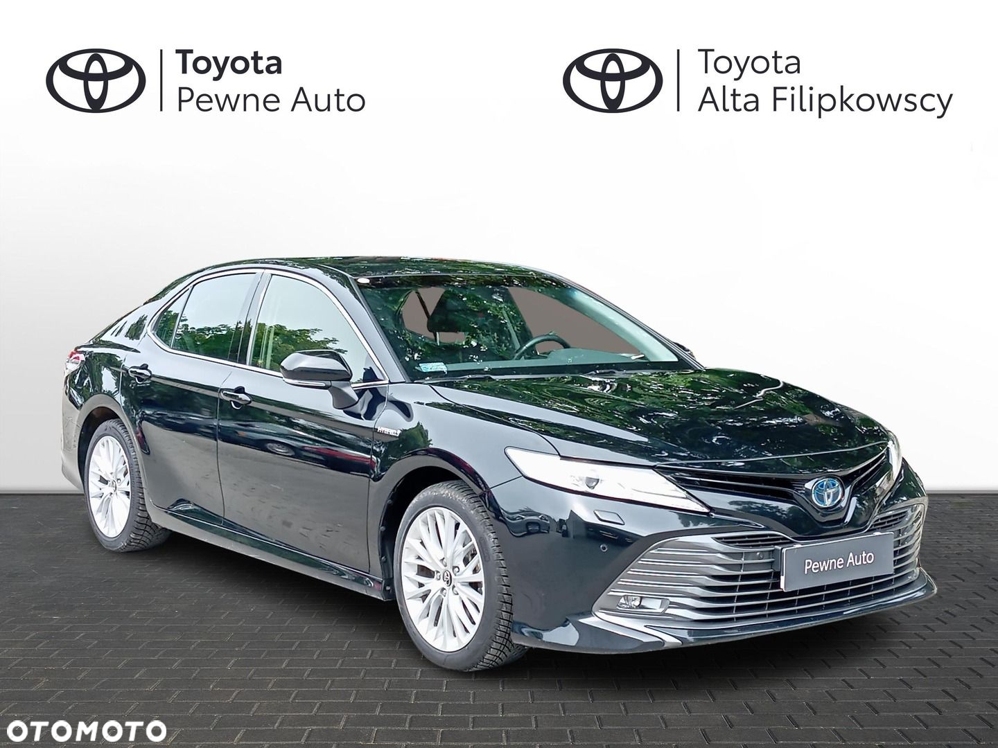 Toyota Camry - 4
