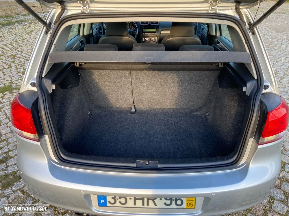 VW Golf 2.0 TDi Confortline - 14