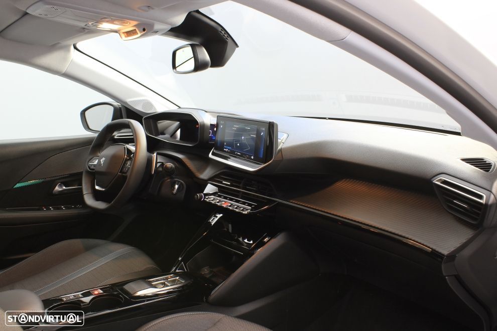 Peugeot 208 - 22
