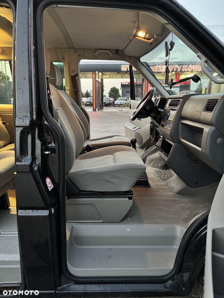 Volkswagen Multivan Standard - 16