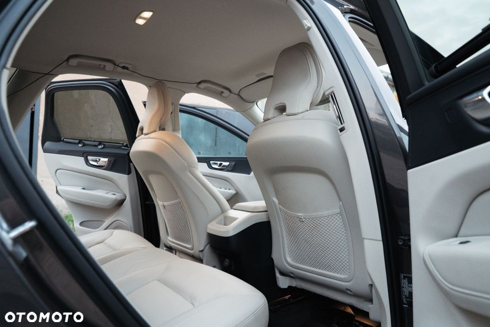 Volvo XC 60 D4 SCR Inscription - 12