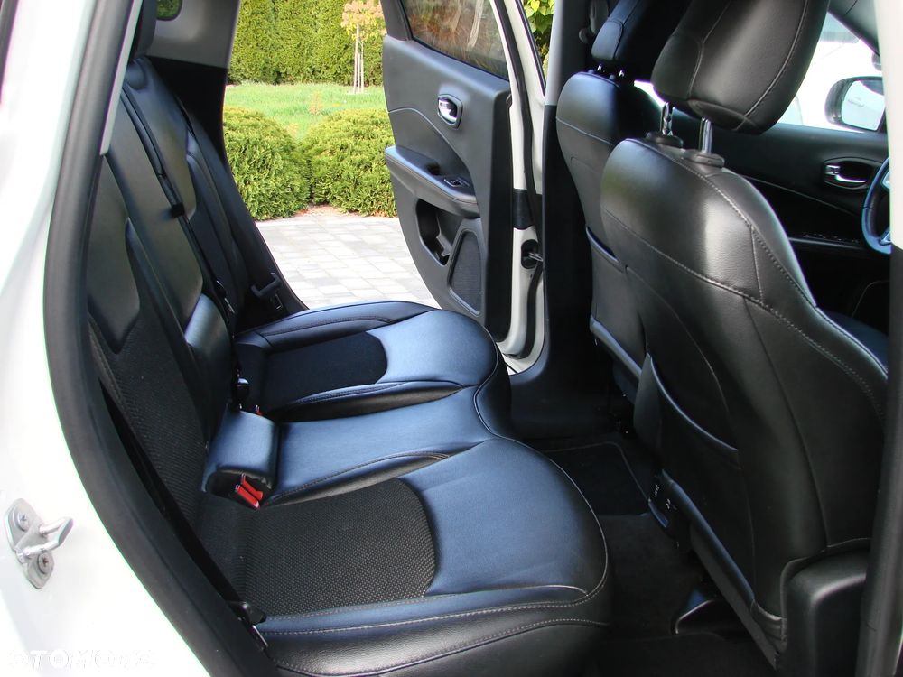 Jeep Compass - 22