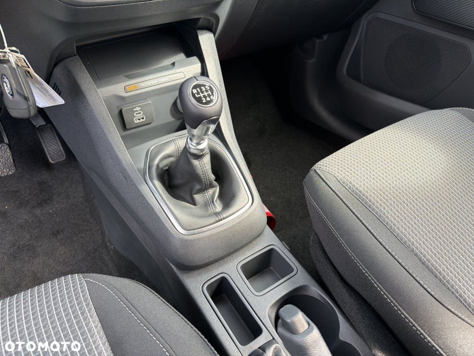 Ford Transit Courier - 16