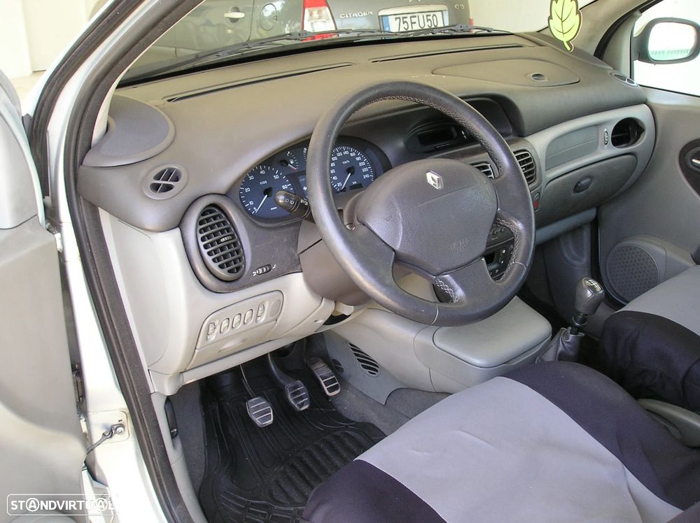 Renault Scénic 1.4 16V Conquest - 10