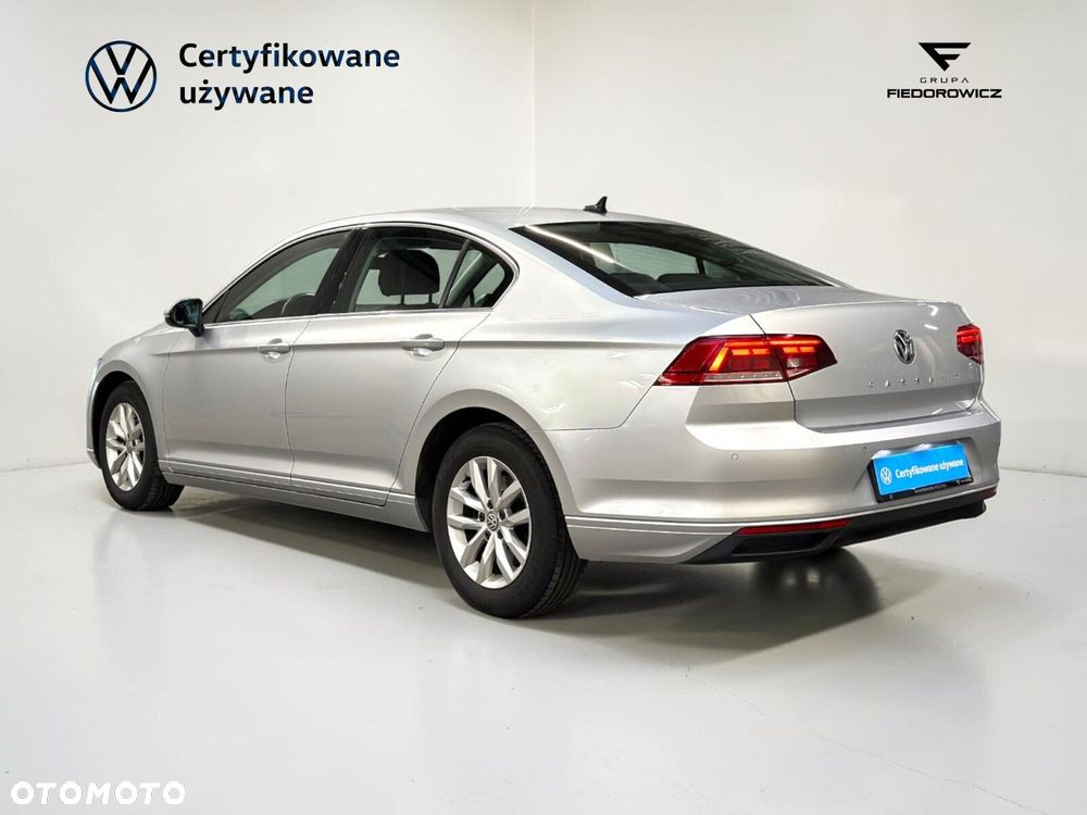 Volkswagen Passat - 7