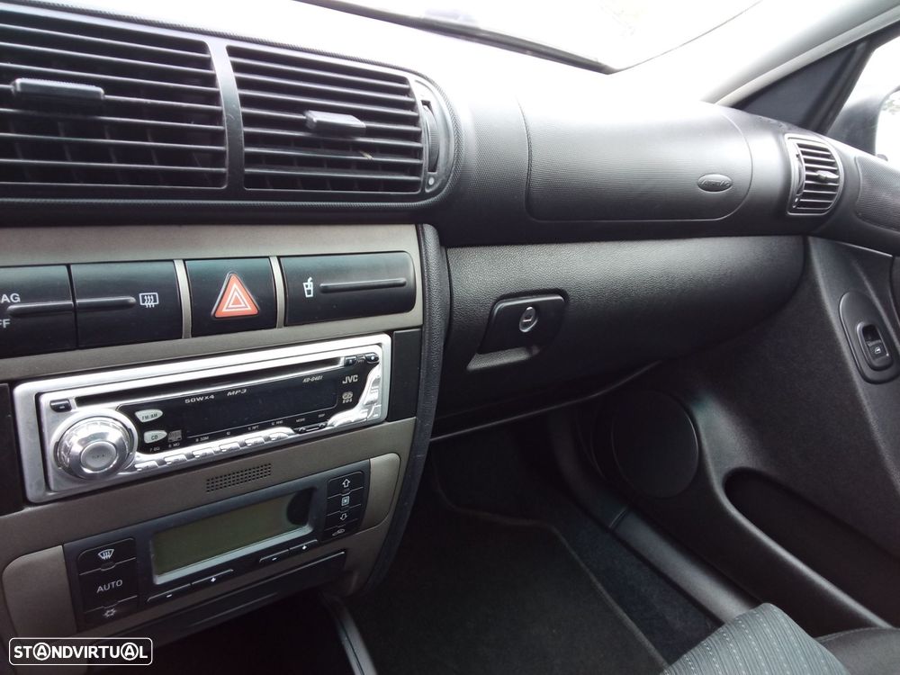 SEAT Leon 1.9 TDI FR - 16