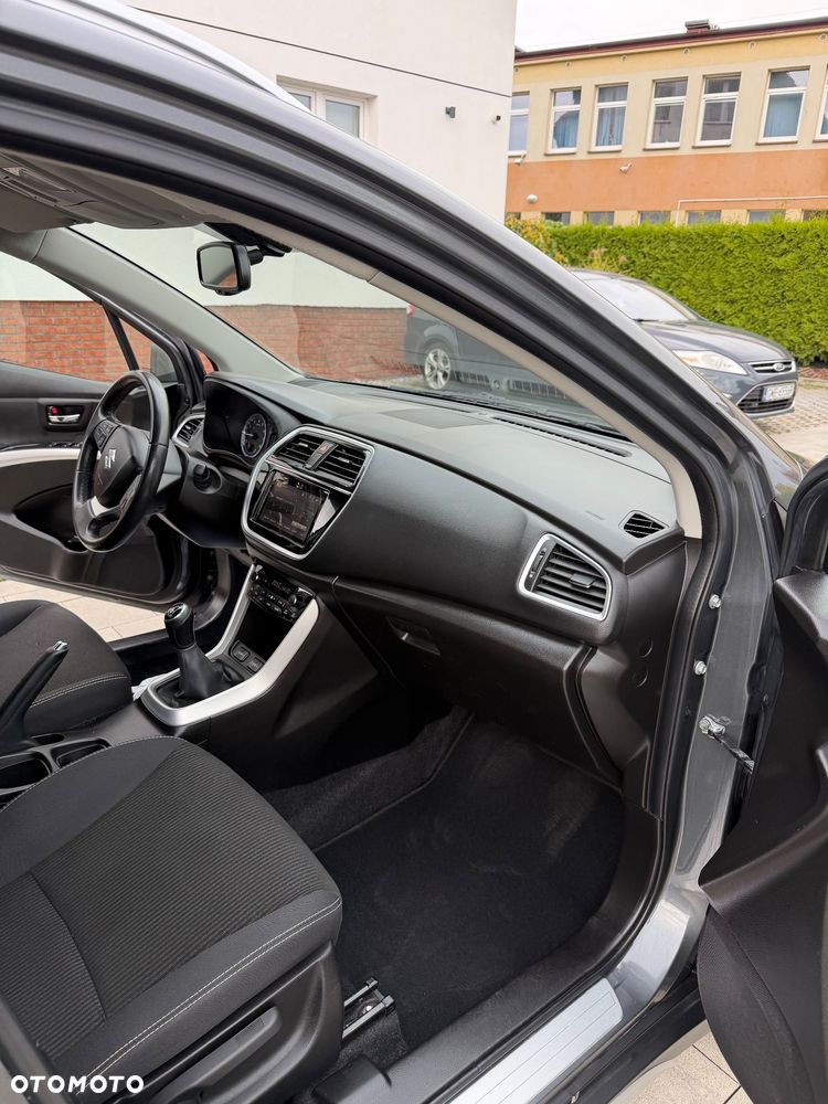 Suzuki SX4 S-Cross 1.0 T Premium - 9