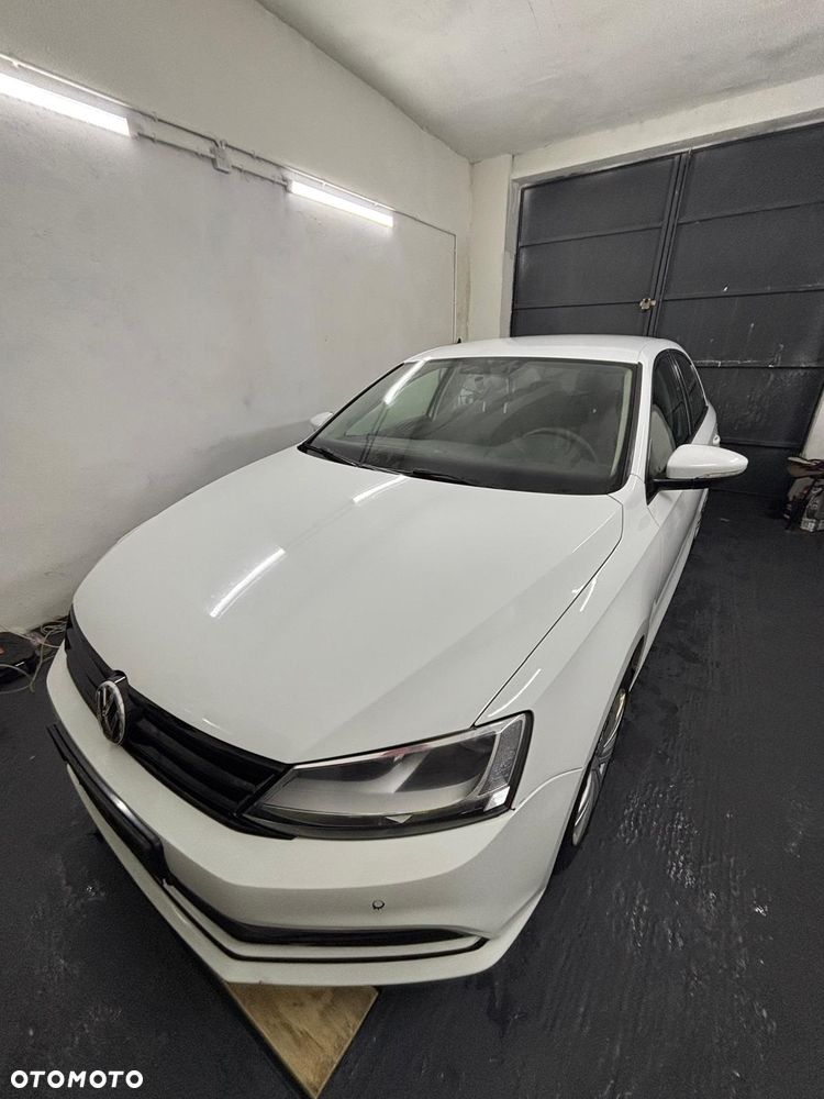 Volkswagen Jetta 2.0 TDI DPF BMT Trendline - 3