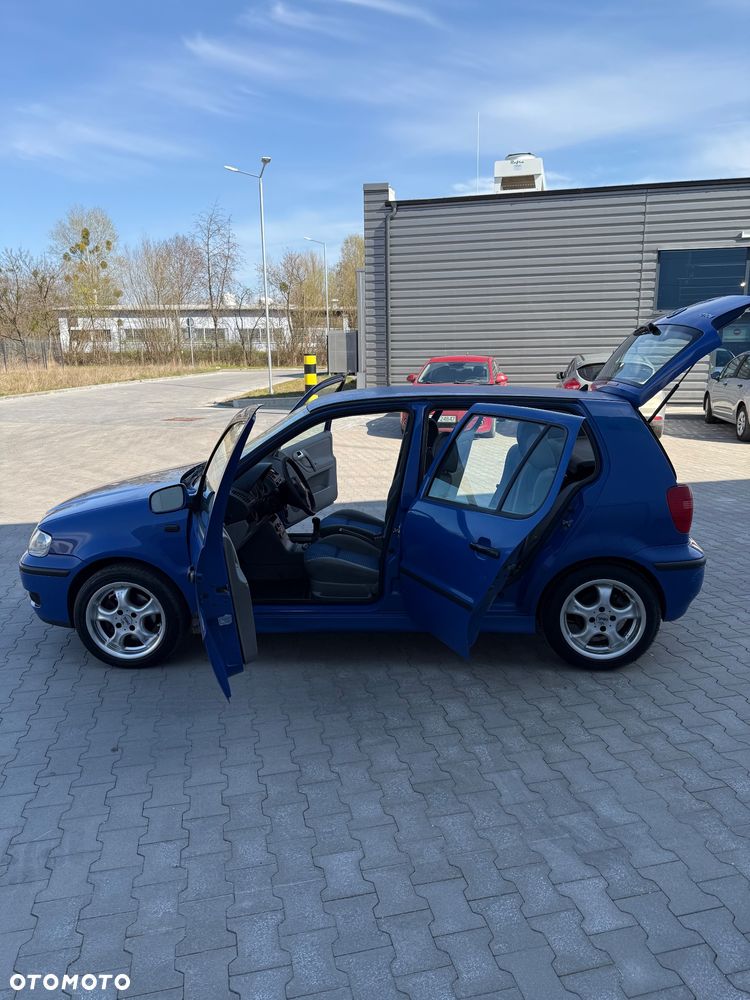 Volkswagen Polo 1.4 16V Trendline - 16