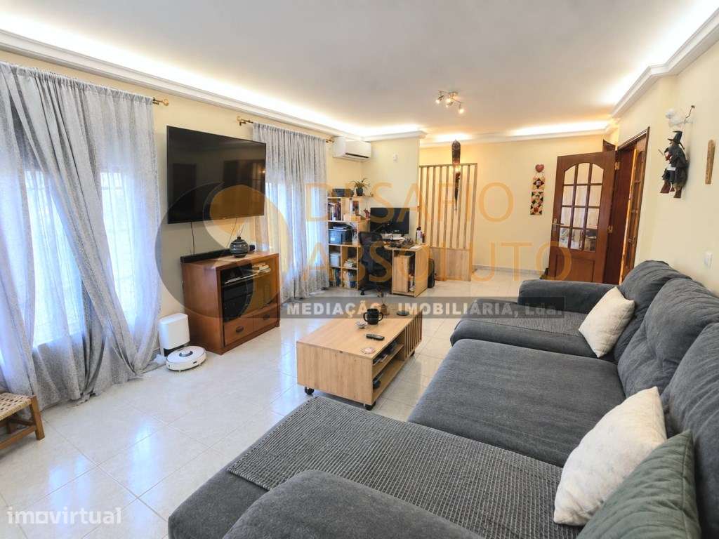 Andar de Moradia T2+1, Cave e Garagem. Montijo - Grande imagem: 3/33
