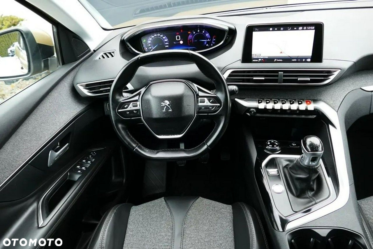 Peugeot 3008 1.2 PureTech Allure S&S - 19