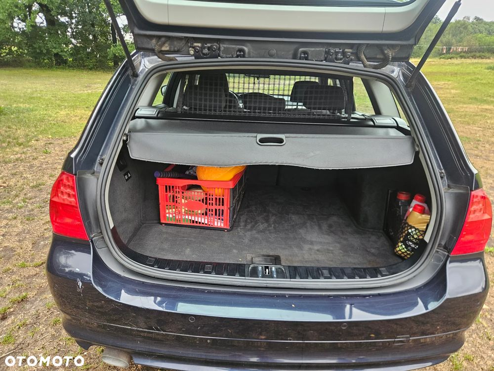 BMW Seria 3 318d - 12