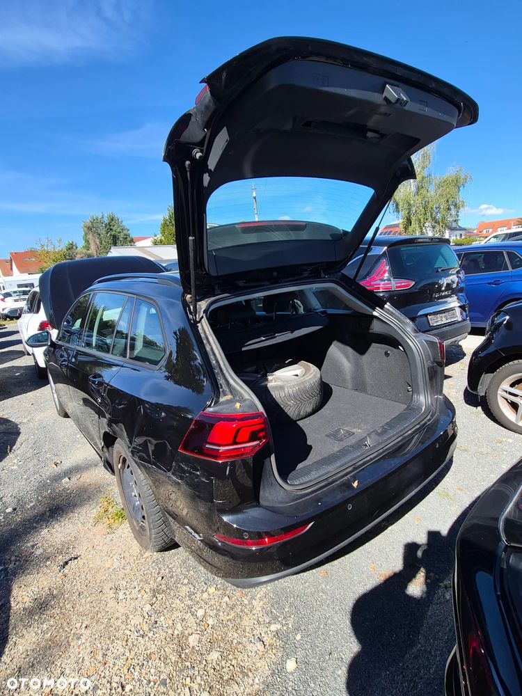 Volkswagen Golf - 6