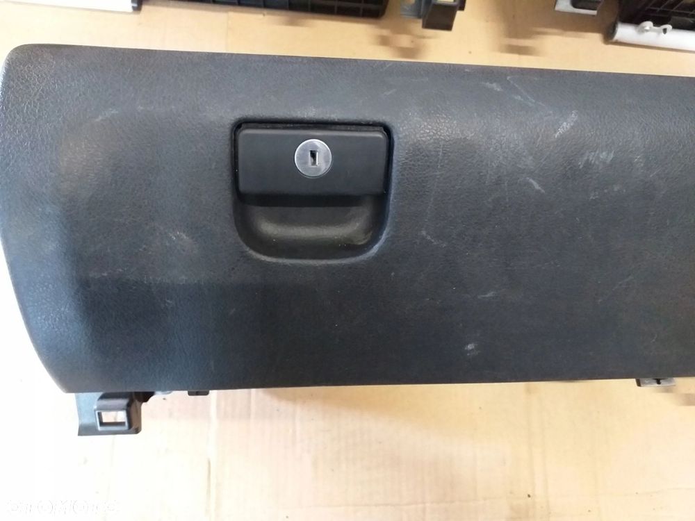 Toyota Tundra 07- schowek deski pasażera - 2