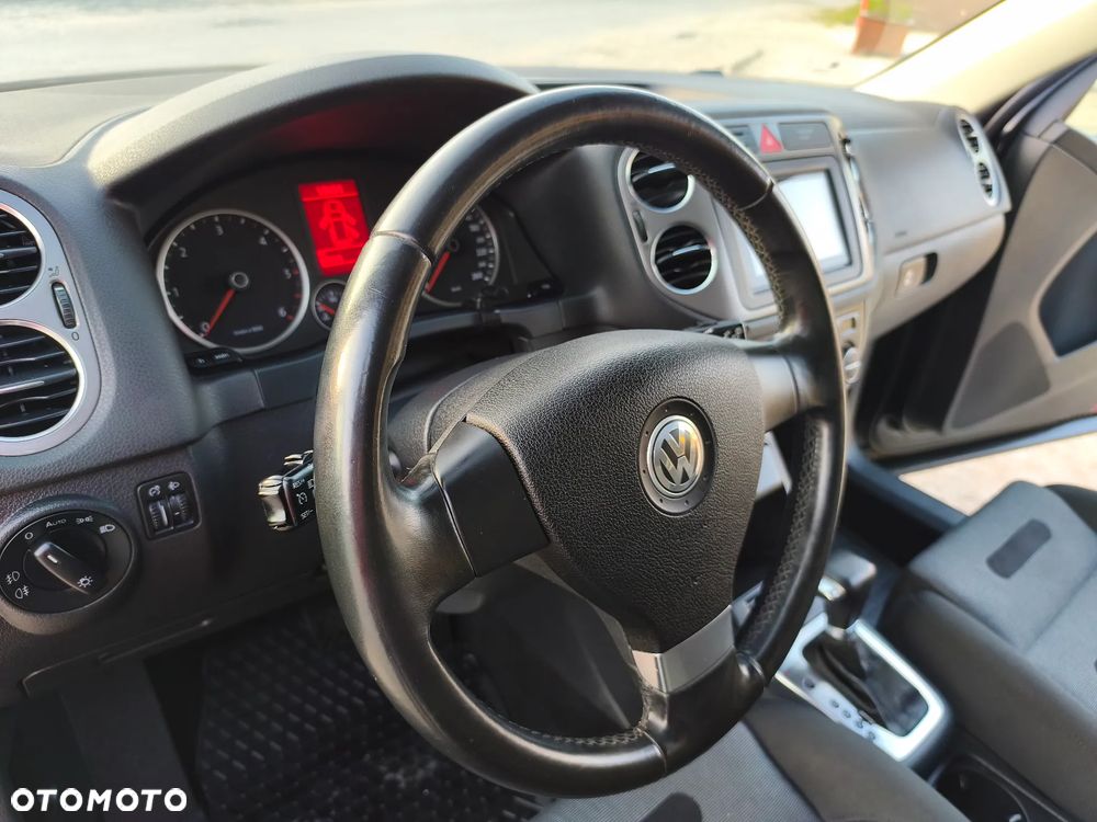 Volkswagen Tiguan - 19