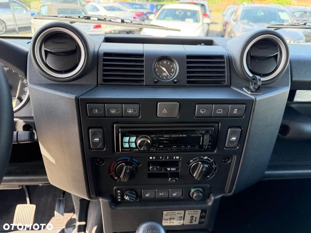 Land Rover Defender 2.2 TD4 E - 30