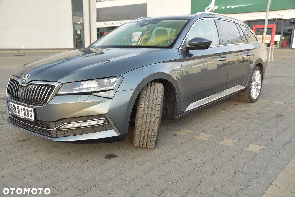 Skoda Superb 2.0 TDI SCR 4x4 L&K DSG - 2