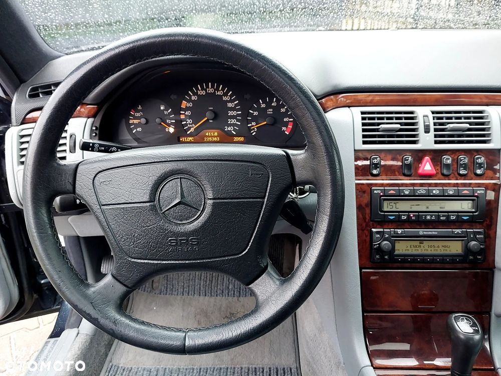 Mercedes-Benz Klasa E - 9