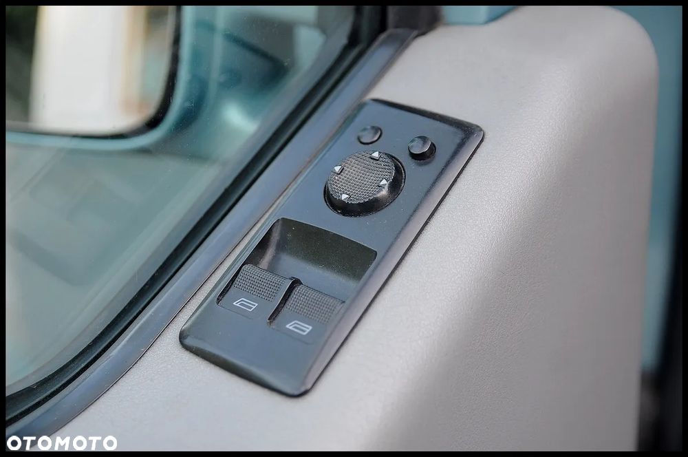 Volkswagen Multivan Standard - 21
