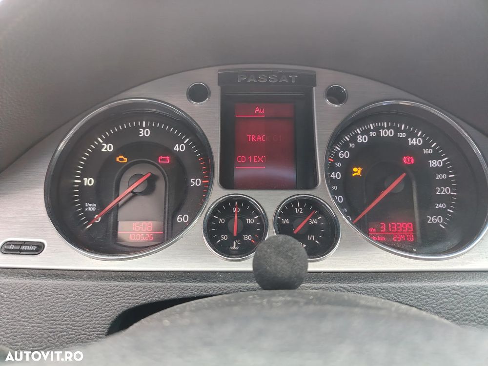 Volkswagen Passat 2.0 TDI 4Motion Individual - 10