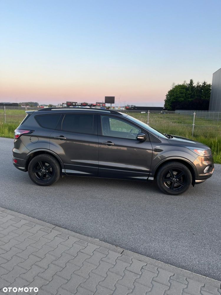 Ford Kuga 1.5 EcoBoost 2x4 ST-Line - 4